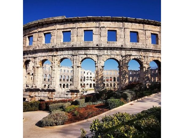 Pula Walking Tour with a Local History Teacher