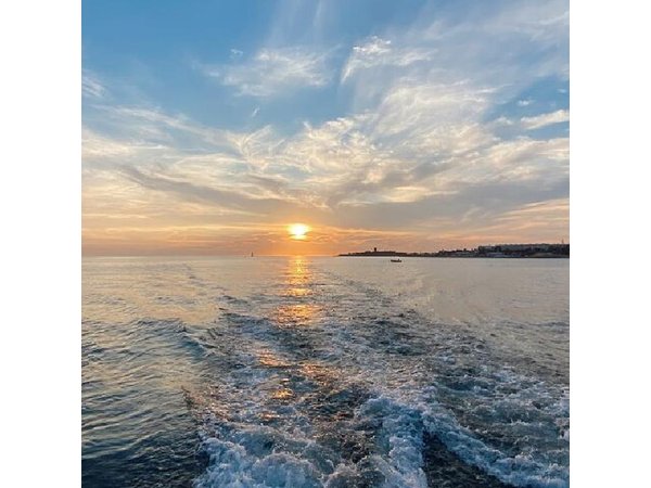 Lisbon: Private Catamaran Sunset Cruise with Drink