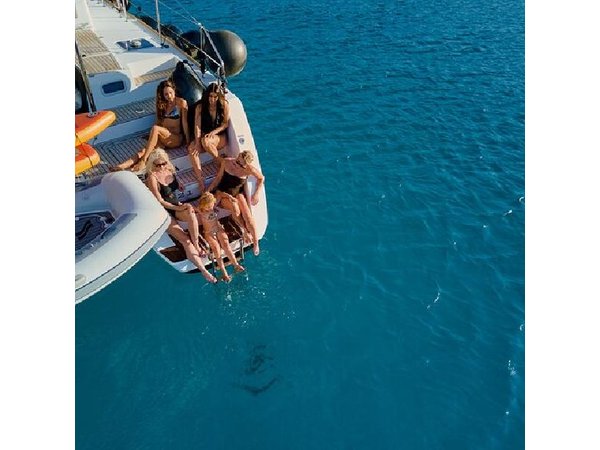 Chania: Afternoon Catamaran trip - Dinner, Drinks & Sunset