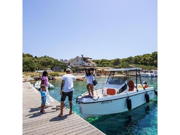 Island hopping (6 Islands) private tour from Trogir or Split