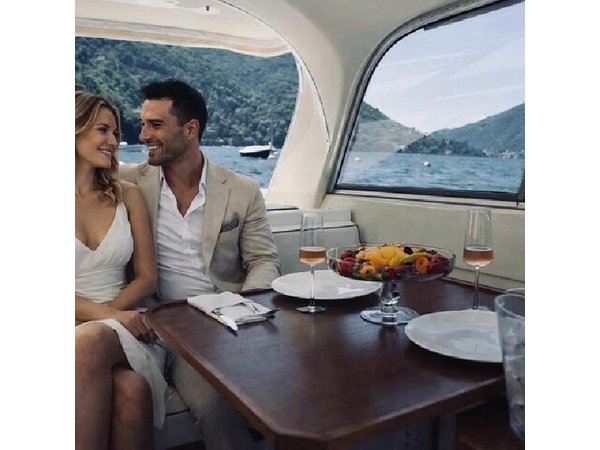 Tour aboard the iconic Bertram 31 Sedan on Lake Como