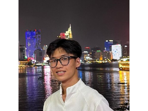 Ho Chi Minh City Street Food Tour with Local LGBT Student Guide
