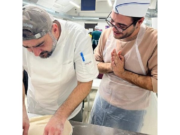 Cooking Class Pizza Dough and San Marzano Sauce in Naples