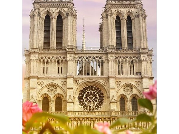 Paris Scavenger Hunt & Highlights Self-Guided Walking Tour