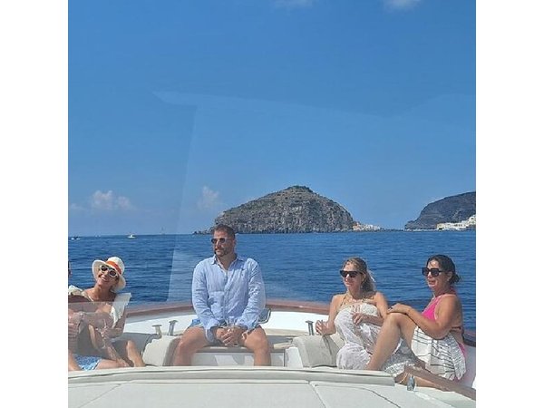 Private Ischia Boat Tour from Positano: Full Day Trip