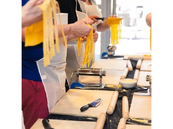 Pasta, Ravioli & Tiramisu Masterclass in Rome with Unlimited Wine