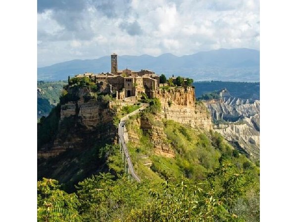 Rome: Tuscany Day Trip with Vineyard Lunch and Wine Tasting