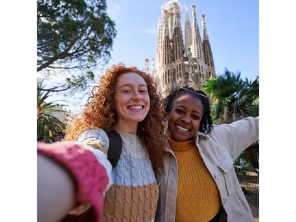 Barcelona Montserrat Day Trip and Sagrada Familia Tour