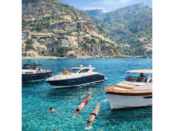 Luxury Amalfi Coast Boat Tour with Swim & Prosecco – Small Group