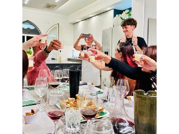 Taormina : Etna Wines and Lunch in an Authentic Sicilian House