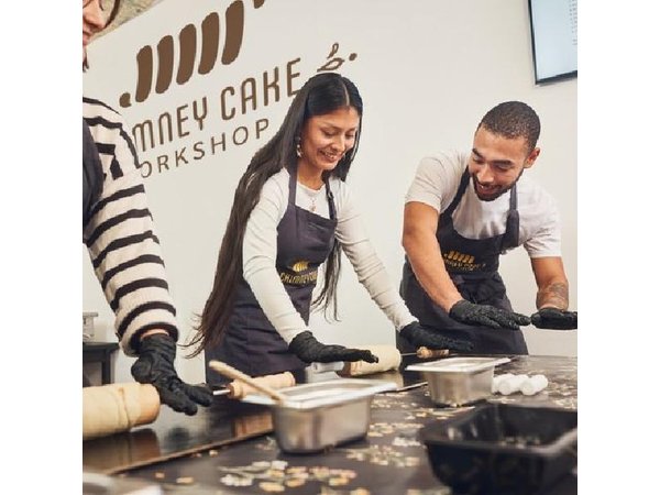Budapest Traditional Chimney Cake Kurtoskalacs Workshop