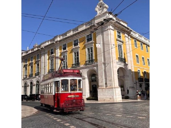 Make it the best day in Lisbon - Half day Private tour