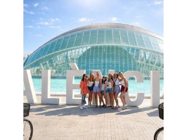 Valencia: Guided Bike Tour of the City's Highlights