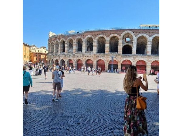 Verona & Lake Garda with Boat Cruise: Full-Day Tour from Milan