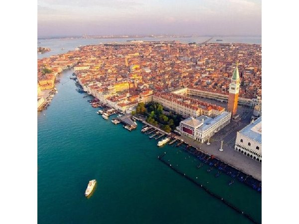Venice from Rome: Full Day Small Group Tour by Fast Train