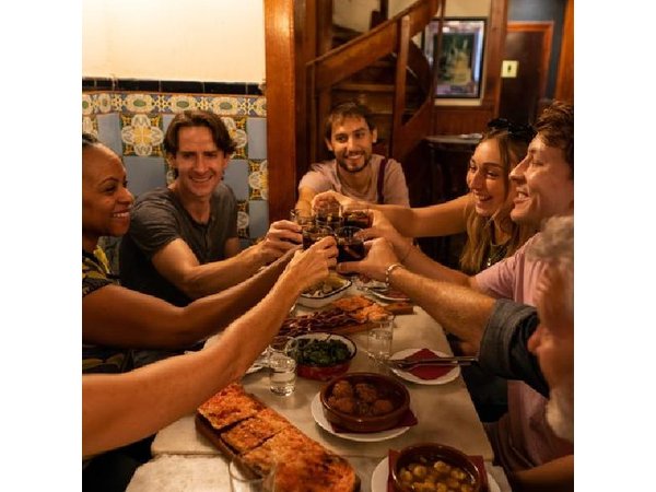 Barcelona Gothic Quarter VIP Tapas and Wine Tour