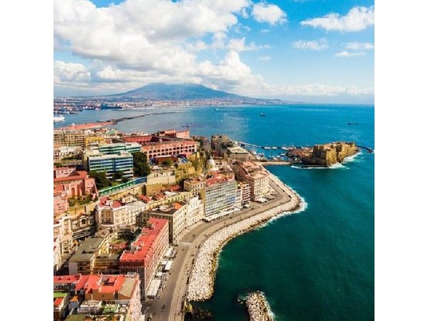 Pompeii and Naples From Rome: Private Full-Day Tour with Lunch