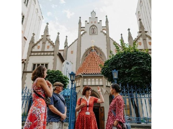 PRIVATE: 3h Stories of Prague Jewish Quarter Tour, drink included