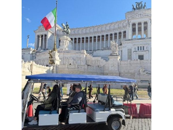 Rome Highlights: Relaxed Golf Cart Tour