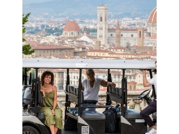 Private Florence Golf Cart Tour with Piazzale Michelangelo