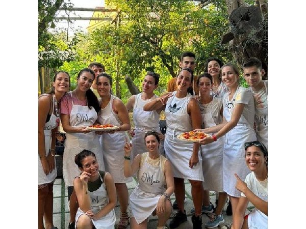 Pizza Workshop in a Sorrento Garden Hands on Experience