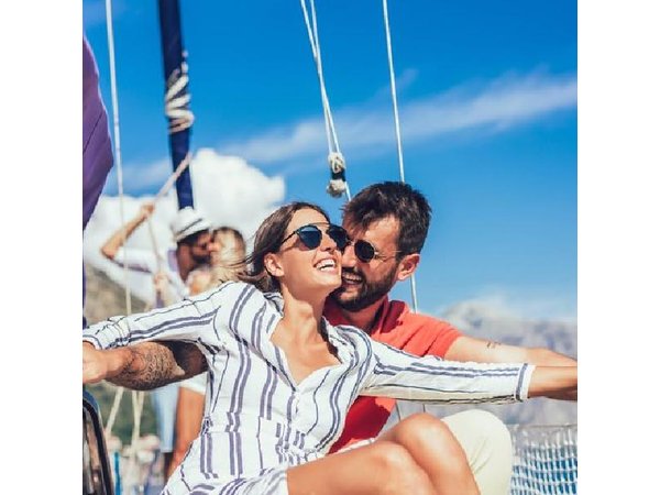 Positano & Amalfi Boat Tour from Sorrento with Snorkel & Drinks