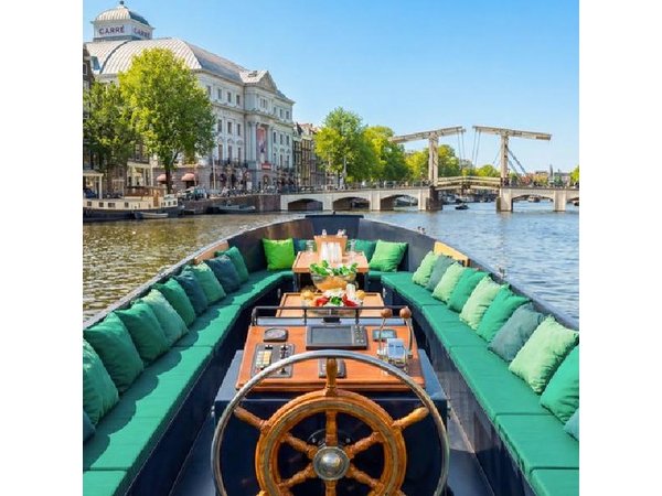 Amsterdam: Guided Open Boat Canal Cruise Unlimited Drinks Option