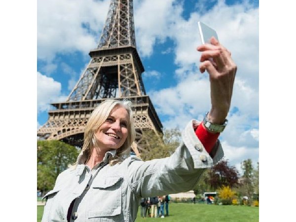 Paris Private Classical Walk: From Eiffel Tower to Notre Dame