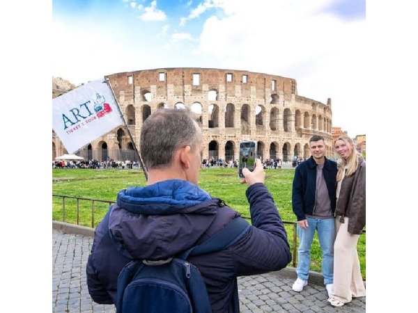 Rome: Colosseum Guided Tour with Roman Forum and Palatine