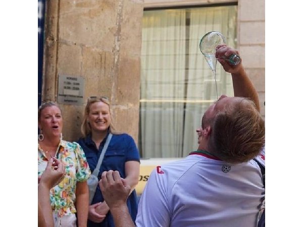 Old Town Barcelona: Tapas & Wine Like a Local
