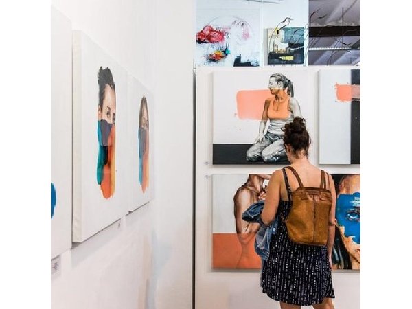 Exclusive Gallery Walk in Madrid's Art District