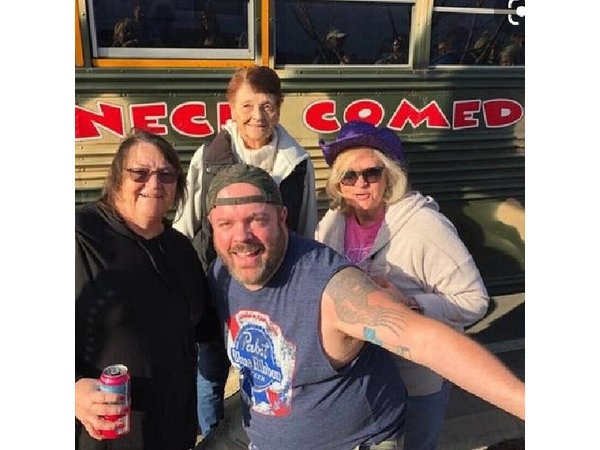 Nashville Redneck Comedy Bus Tour Comedy and Sightseeing