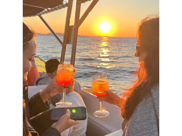 Luxury Sunset Cruise with Aperol Spritz from Trogir and Split