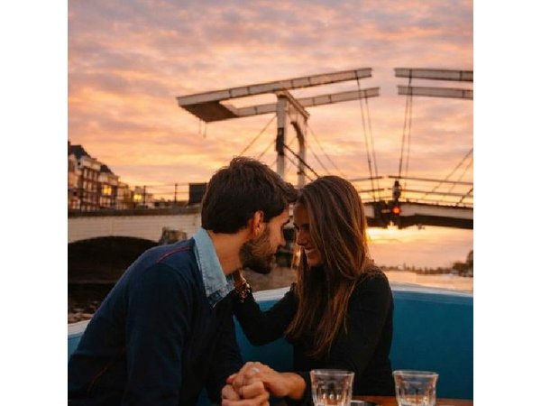 Private Marriage Proposal Canal Cruise Amsterdam w Bubbles/Roses