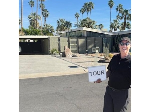 Walking Palm Springs "Twin Palms" Private Tour