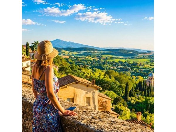 Signature Brunello di Montalcino Wine Tour from Siena