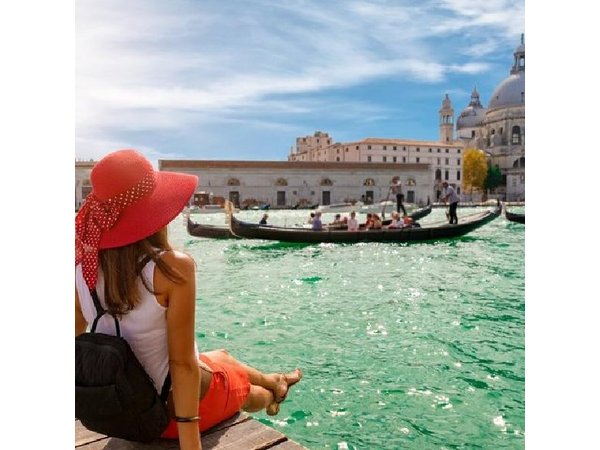From Milan: Venice Full-Day Guided Tour With Boat Ride