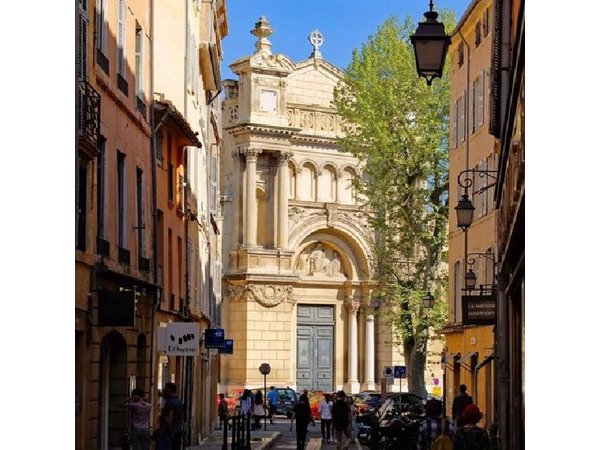 Aix en Provence Walking Tour: Explore Top Sights & Hidden Gems