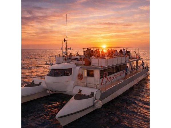 Boat Excursion at Sunset from the Port of Valencia