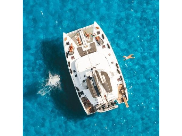 Athens Private Half day Catamaran cruise with meal & drinks