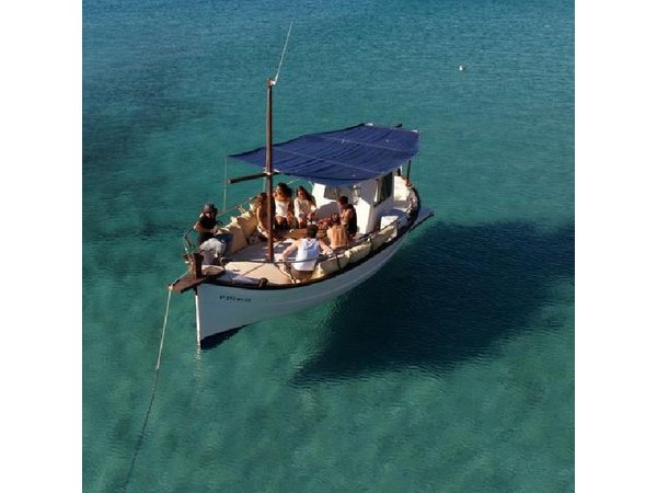 Private 4 Hour Ibiza Cove Boat Tour