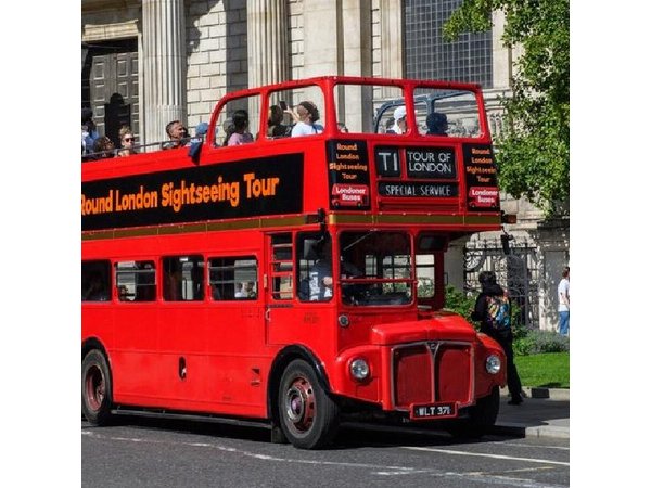 London: Guided Sightseeing Tour on a Vintage Open-Top Bus
