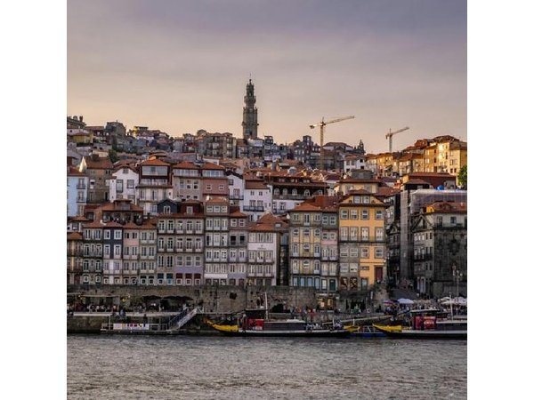 From Lisbon: Porto Private Day Tour with Wine or Boat Option