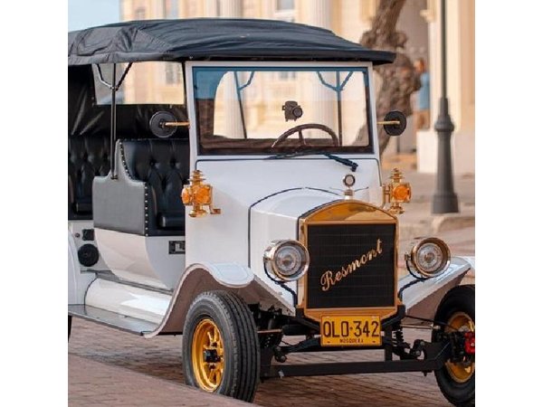 Cartagena: Private City Tour by Classic Electric Car