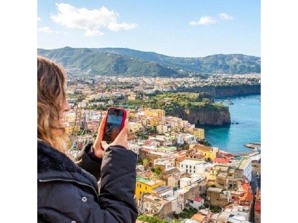 Exclusive Positano & Sorrento: Small Group from Naples