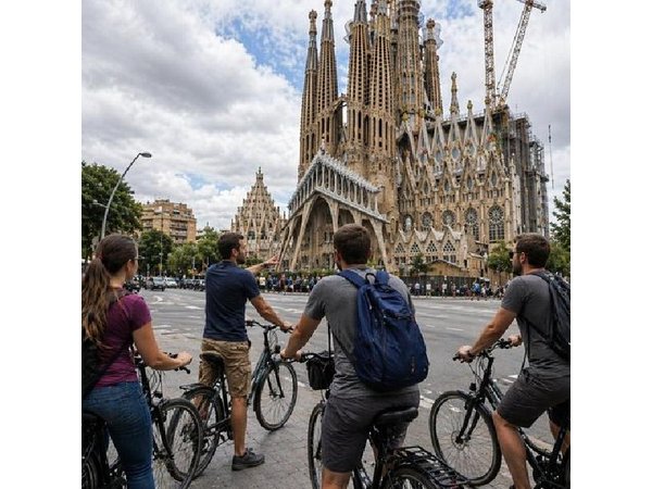 Barcelona Private Bike/eBike Tour & Sagrada Familia Tickets