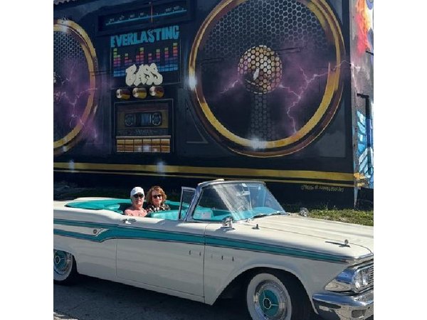 2H Private Classic Car Tour Miami Beach & Wynwood