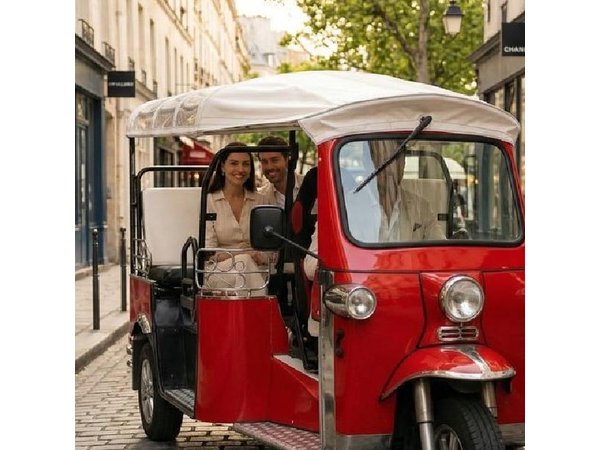 Highlights of Paris in Private Eco Tuk Tuk tours