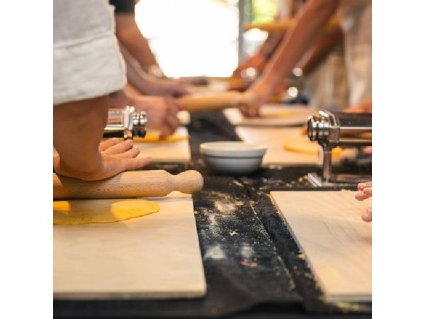 Rome Hands-On Pasta & Tiramisu Class near Vatican, Unlimited Wine