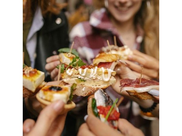 Barcelona Tapas Food Walking Tour with Wine in El Born